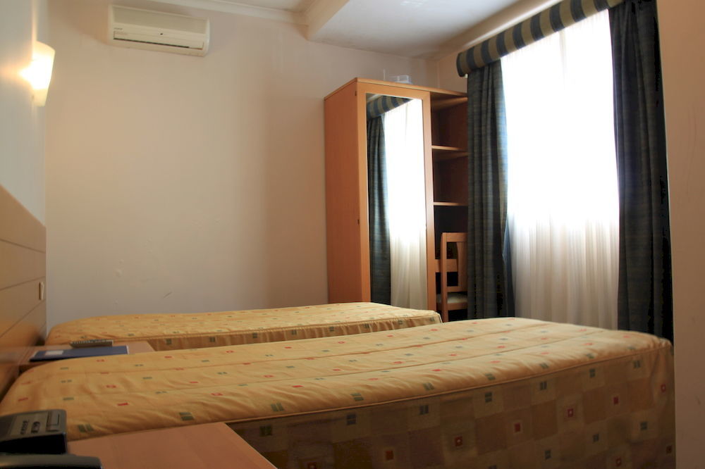 Hotel Quasar Pedroucos  Buitenkant foto
