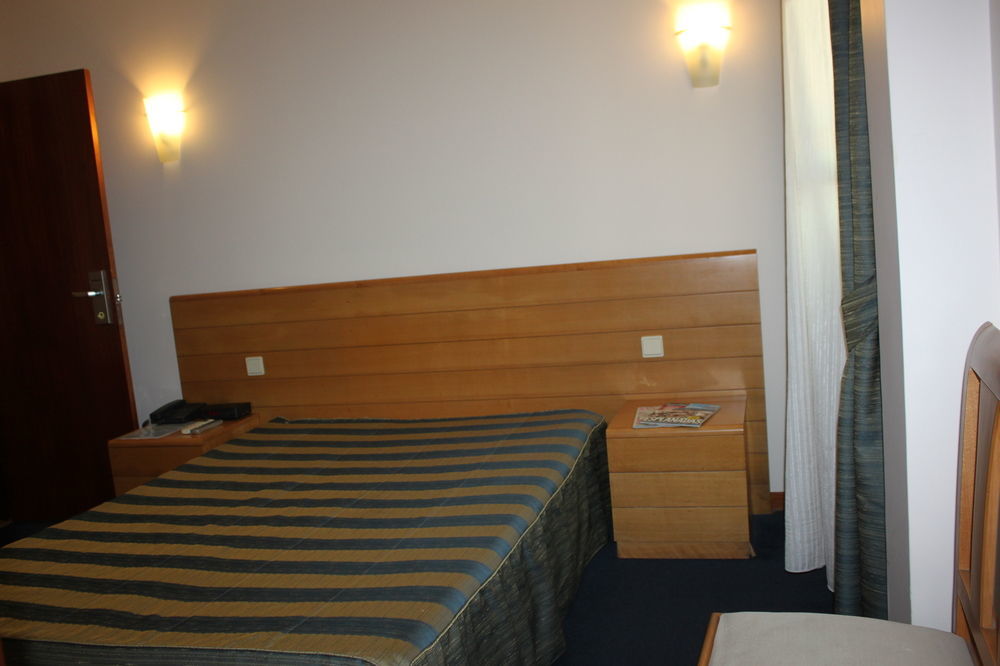 Hotel Quasar Pedroucos  Buitenkant foto