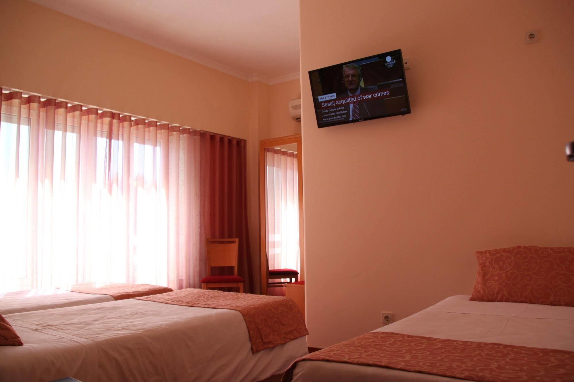 Hotel Quasar Pedroucos  Buitenkant foto