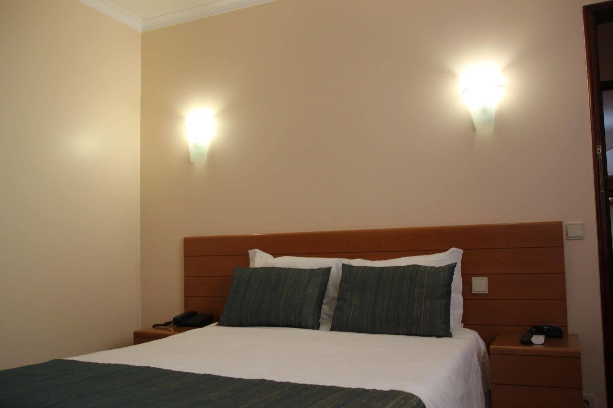 Hotel Quasar Pedroucos  Buitenkant foto
