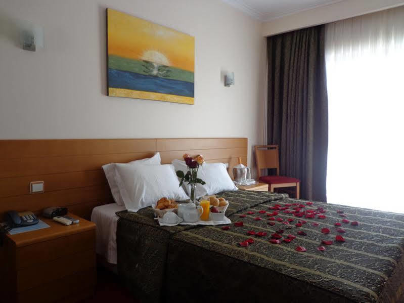 Hotel Quasar Pedroucos  Buitenkant foto
