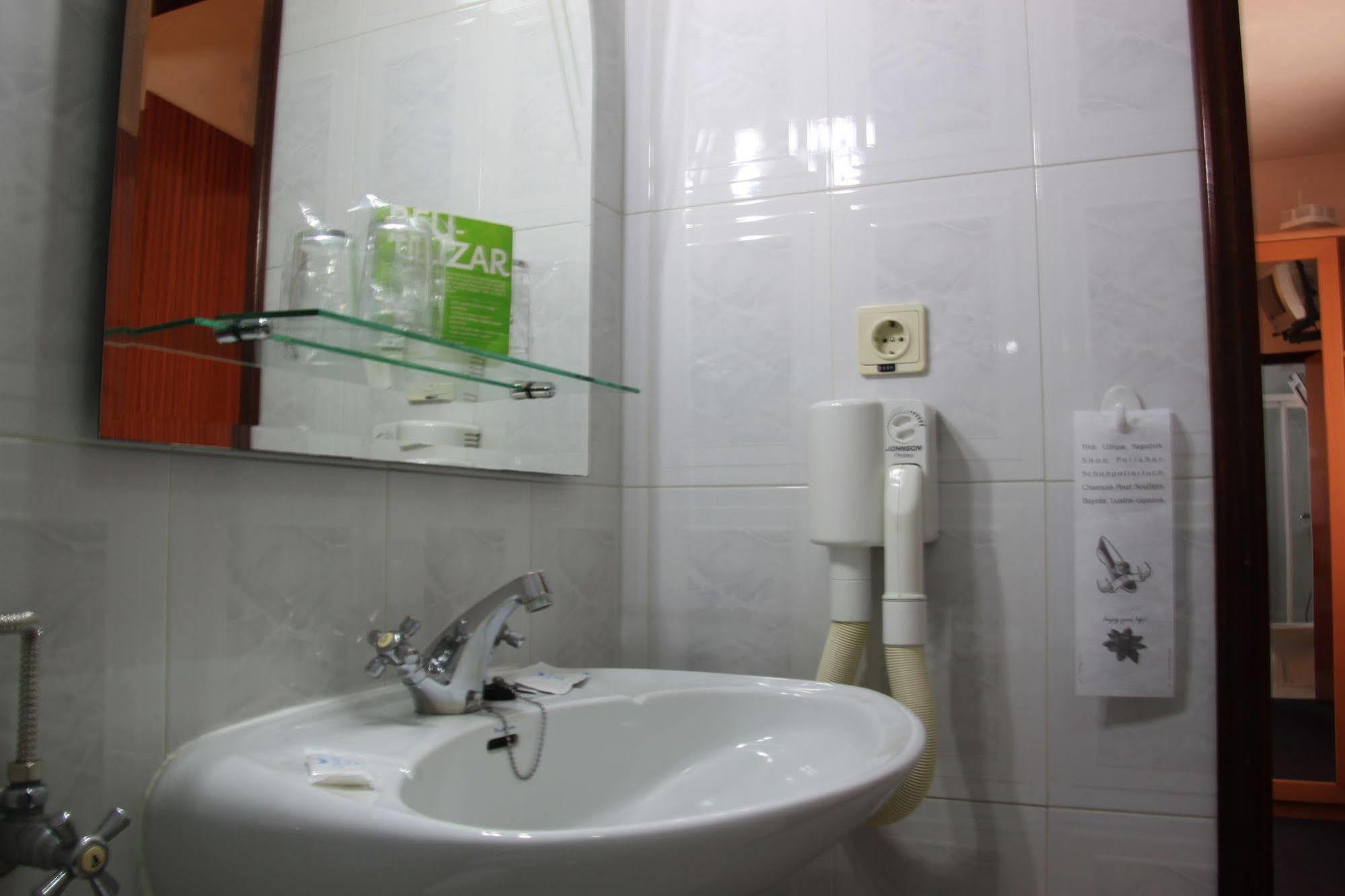 Hotel Quasar Pedroucos  Buitenkant foto