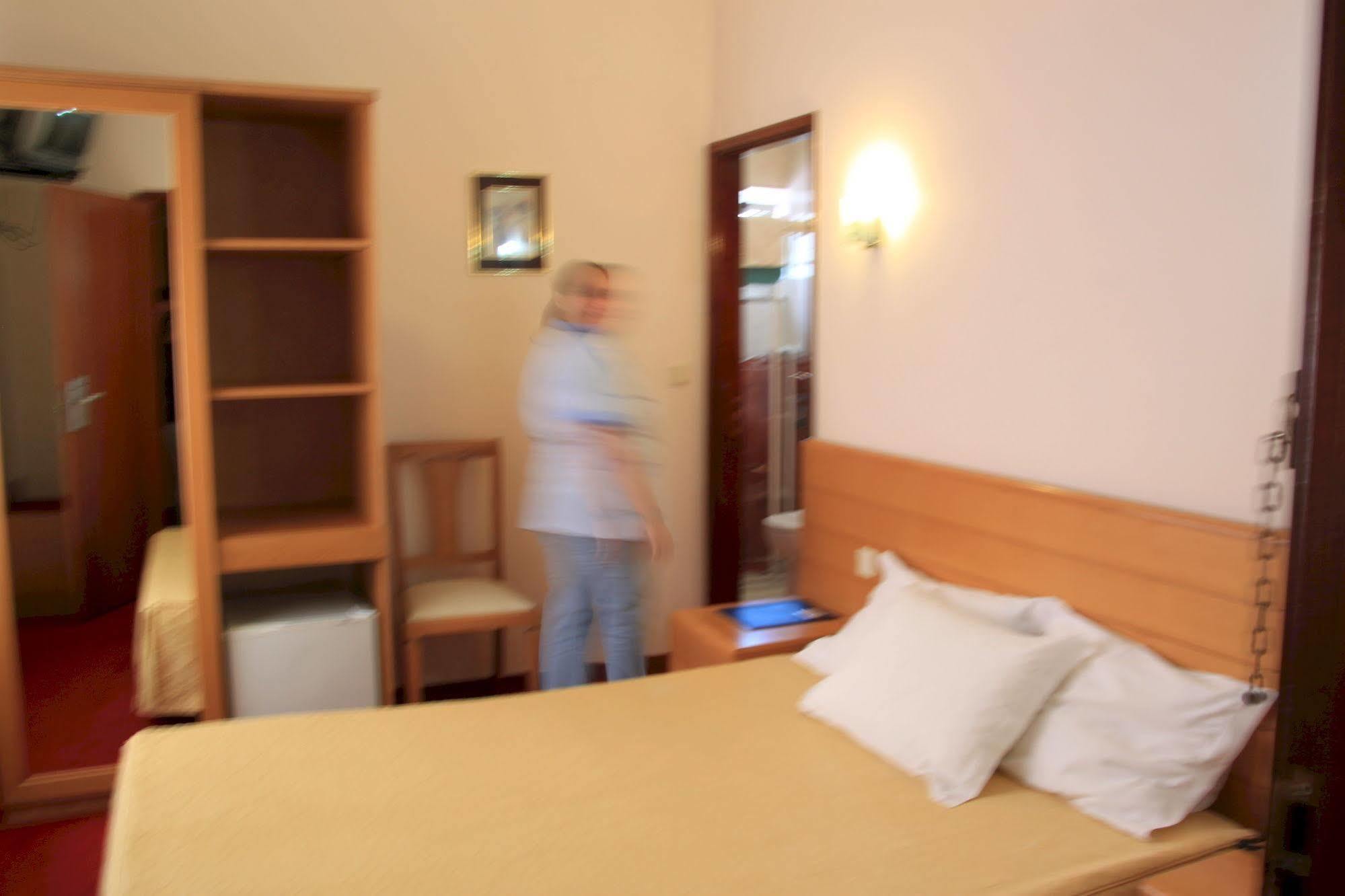 Hotel Quasar Pedroucos  Buitenkant foto