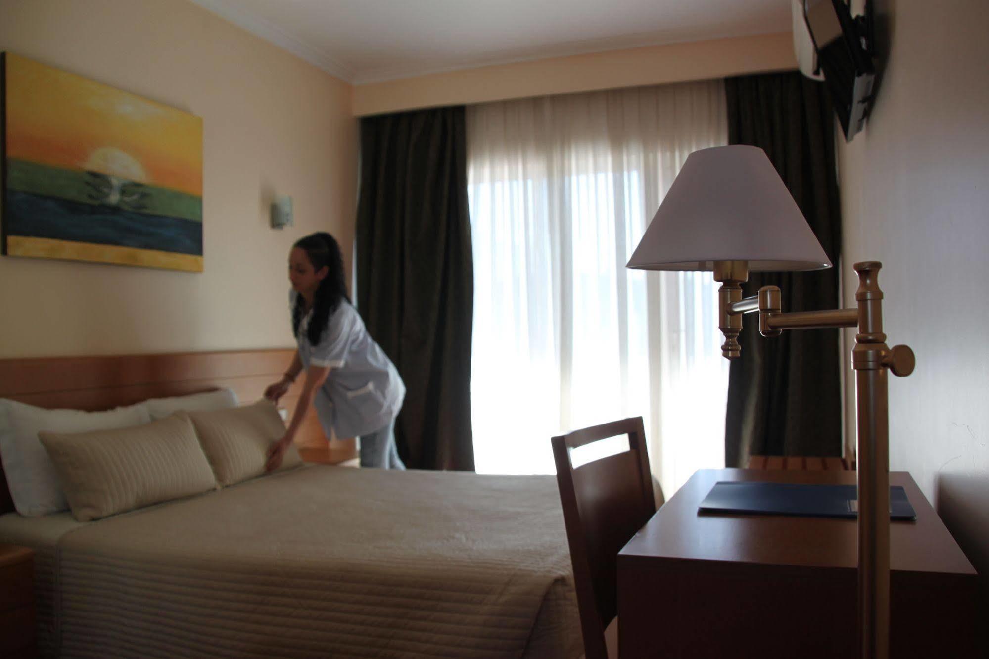 Hotel Quasar Pedroucos  Buitenkant foto