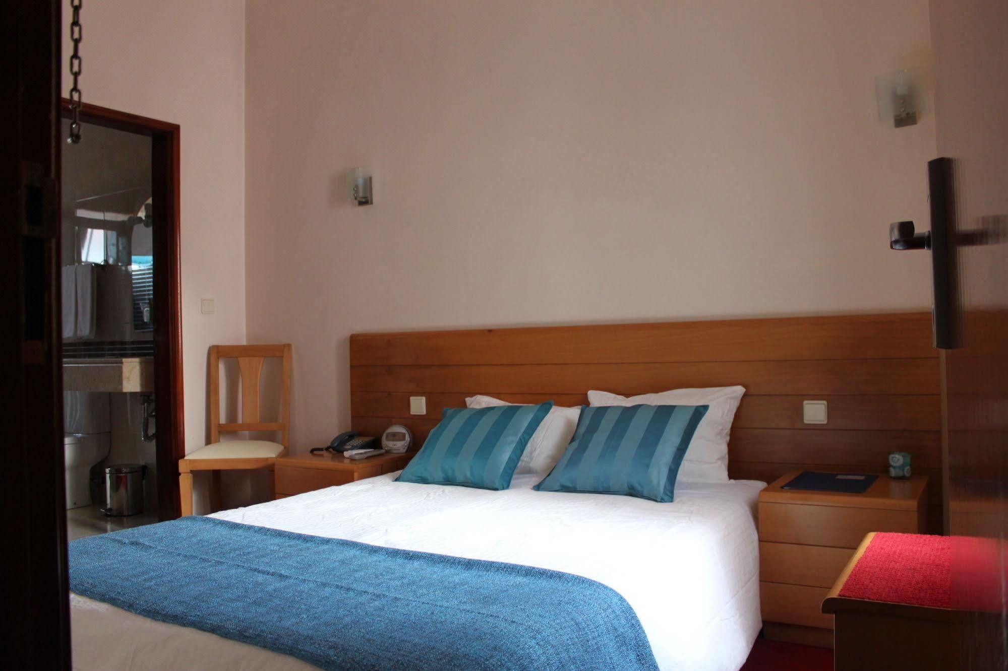 Hotel Quasar Pedroucos  Buitenkant foto