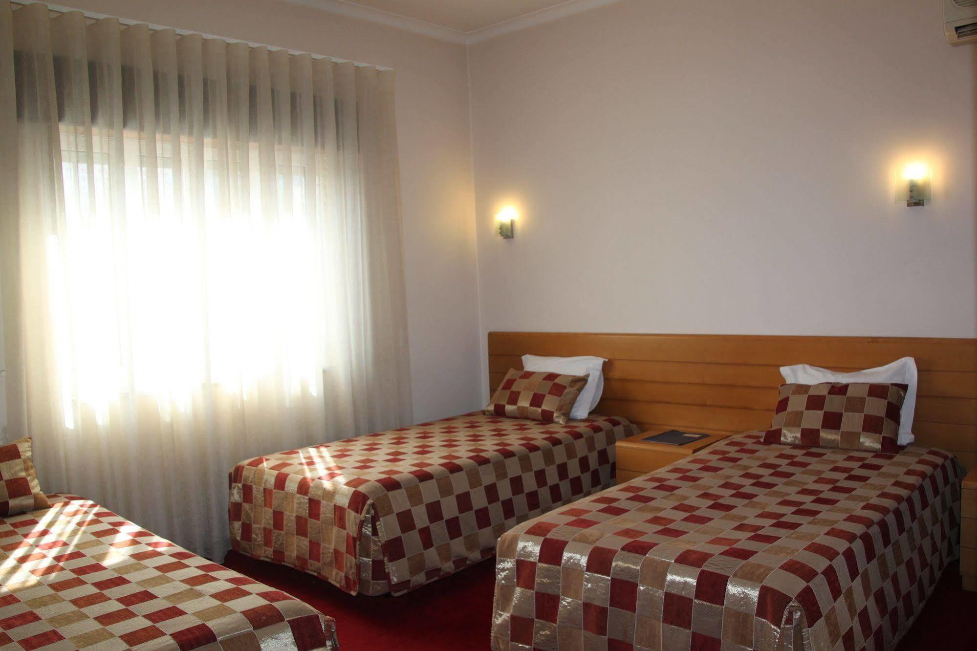 Hotel Quasar Pedroucos  Buitenkant foto